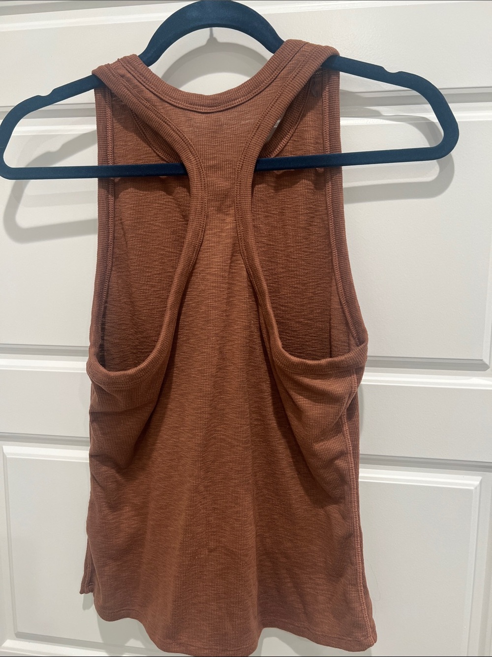 Vuori Ribbed Tank Top - Rust - Picture 4 of 4